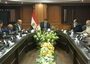 أشرف صبحي يواصل اجتماعاته باللجنة المنظمة لكأس العالم لكرة اليد