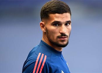 حسام عوار يعلن موقفه النهائي من مغادرة ليون