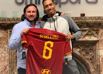 رسمي ا مانشستر يونايتد يعلن رحيل سمولينج إلى روما