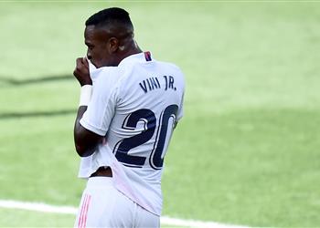 فينيسيوس رقم قميصي الجديد يمنحني الحظ وافتقدت الثقة مع ريال مدريد الموسم الماضي