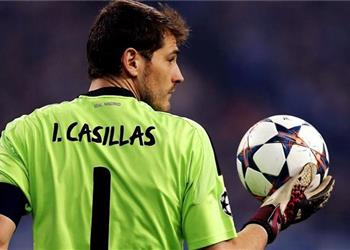 كاسياس يختار الحراس الأفضل في العالم وي صر ح أشعر بالخجل كوني بجانب هؤلاء الأساطير