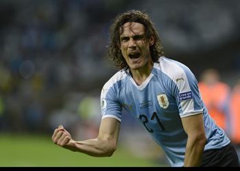 كافاني يعترف أص بت بـ فيروس كورونا وفكرت في الاعتزال قبل مانشستر يونايتد