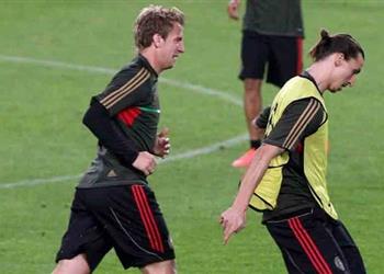 مهاجم ميلان السابق إبراهيموفيتش هددني بقطع رأسي بسبب تمريرة