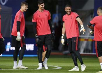 نبأ سار لـ زيدان حارس ريال مدريد يعود للتدريبات بعد تأكد عدم إصابته بـ كورونا