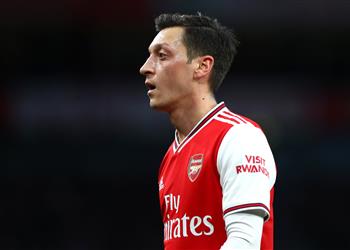 أوزيل يرد على عرض مغري من الدوري السعودي