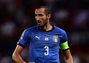 مانشيني يثير الشكوك حول إمكانية لحاق كيلليني بمباراة إيطاليا وبولندا