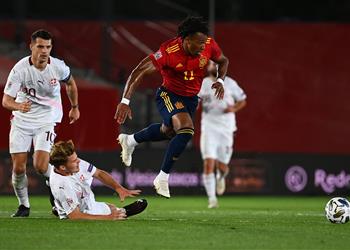 فيديو إسبانيا تحافظ على صدارة مجموعتها في الأمم الأوروبية بفوز صعب أمام سويسرا