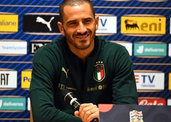 بونوتشي يكشف عن حديثه مع تشيزني ويؤكد ليفاندوفسكي يستحق الكرة الذهبية