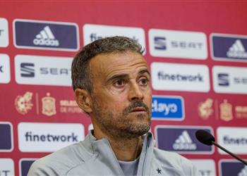 إنريكي أوكرانيا منتخب قوي وراموس يمكنه التعلم من الصغار رغم خبرته الطويلة