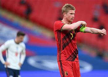 مدرب بلجيكا يثير قلق مانشستر سيتي بشأن دي بروين