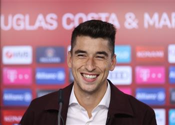 صفقة بايرن ميونخ الجديدة يسخر من ثمانية برشلونة ويكشف عن مثله الأعلى