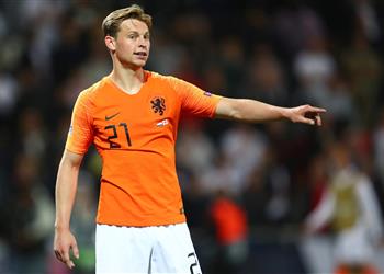 نجم ريال مدريد السابق ينتقد دي يونج مع هولندا يبدو أنه لا يحب التسديد