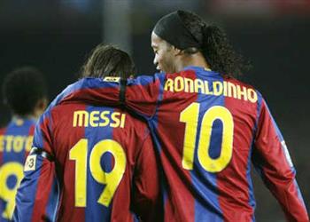 دولوفيو ميسي مذهل ولكن رونالدينيو الأفضل في التاريخ