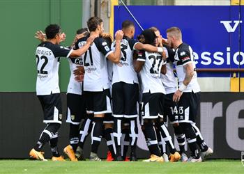 ناد إيطالي يعلن إصابة 4 لاعبين بكورونا ويعزل الفريق بالكامل