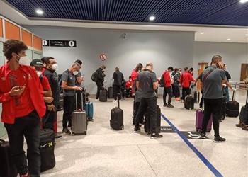 موسيماني يحاضر لاعبي الأهلي فني ا قبل المران الأول بالمغرب ومسحة طبية للفريق غد ا