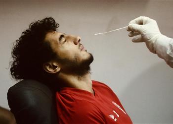 الأهلي يجري مسحة كورونا استعداد ا لمواجهة الوداد