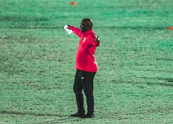 مدرب كايزر تشيفز رحيل موسيماني إلى الأهلي يضعف الدوري الجنوب إفريقي