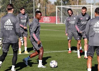 ثلاثي ريال مدريد يعود إلى التدريبات قبل مباراة قادش