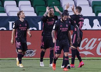 قائمة ريال مدريد لمباراة قادش عودة كروس وأسينسيو واستبعاد أوديجارد