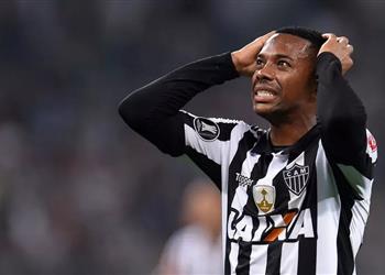 بعد اتهامه بالاغتصاب سانتوس يستجيب لغضب جماهيره وي علق تعاقده مع روبينيو