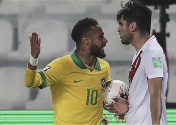 بعد وصفه بالمهرج نيمار يرد على مدافع بيرو لا تبكي يا صديقي