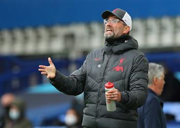 كلوب ي شكك في قرارات حكم مباراة ليفربول وإيفرتون ويصرح تياجو لا يبدو في حالة جيدة