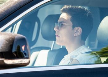 رد فعل مثير من ديبالا بعد جلوسه احتياطي ا في مواجهة يوفنتوس وكرتوني