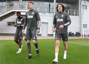 كافاني ي شارك لأول مرة في تدريبات مانشستر يونايتد قبل مواجهة سان جيرمان