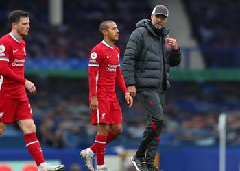 تقارير تكشف تطورات إصابة تياجو ألكانتارا في مباراة ليفربول وإيفرتون