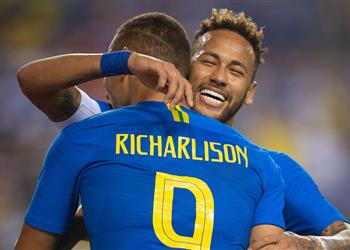 فيديو نيمار يرتكب خطأ فادح ا ويورط ريتشارليسون ولاعب إيفرتون يرد