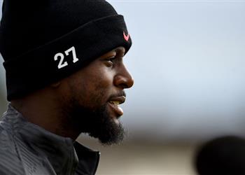 أوريجي يروي كيف تسببت العنصرية في انهياره ويؤكد فخور بأصلي الإفريقي