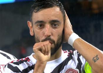 فيديو برونو فرنانديز يسجل هدف مانشستر يونايتد الأول أمام باريس سان جيرمان