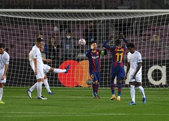 فيديو ميسي يصنع وديمبلي يسجل الهدف الخامس لـ برشلونة أمام فيرينكفاروس