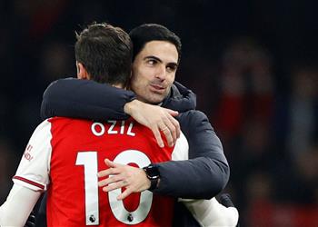 أرتيتا عن استبعاد أوزيل من قائمة الدوري الإنجليزي هذا قراري وكنت عادل ا معه