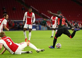 فيديو بالخطأ في مرماه تاجليافيكو يسجل هدف ليفربول الأول أمام أياكس