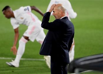 مدرب ريال مدريد السابق يوضح إمكانية إقالة زيدان حال خسارة الكلاسيكو