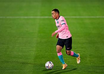 ديست يوضح الفارق بين أياكس وبرشلونة ويؤكد سيكون لدي مستقبل مشرق