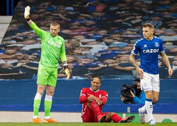 تقارير ليفربول يجهز 65 مليون جنيه إسترليني لضم بديل فان دايك