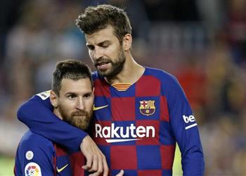 بيكيه يهاجم إدارة برشلونة بسبب ميسي يجب أن يحمل الملعب الجديد اسمه