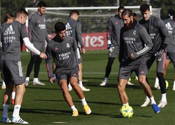 زيدان يوضح موقف راموس من مباراة ريال مدريد وبرشلونة ويؤكد الكلاسيكو سيكون مختلف ا بدون جمهور