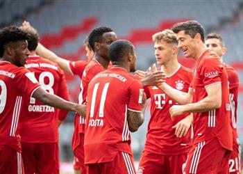 فيديو هاتريك ليفاندوفسكي يقود بايرن ميونخ لدهس فرانكفورت بخماسية في الدوري الألماني