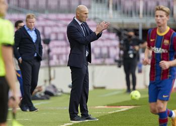 فيديو العقدة مستمرة زيدان لا يعرف الخسارة أمام برشلونة في كامب نو