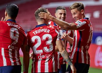 فيديو يورينتي وسواريز يقودان أتلتيكو مدريد لتخطي ريال بيتيس والصعود لوصافة الليجا