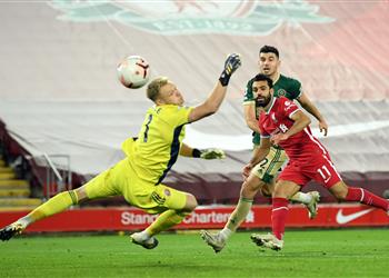 جماهير ليفربول عن هدف محمد صلاح الملغي الأعظم في آنفيلد والفار يقتل كرة القدم