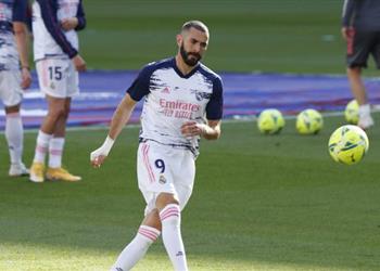 بنزيما يتفوق ويكسر رقم ميسي وتشافي في مباريات الكلاسيكو