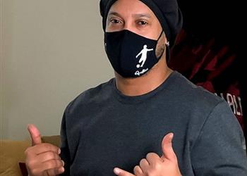 رونالدينيو يعلن إصابته بـ فيروس كورونا