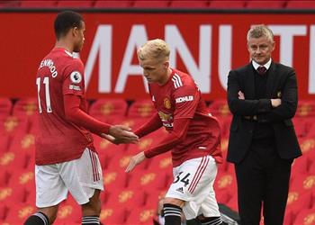 فان باستن انتقال فان دي بيك إلى مانشستر يونايتد خاطئ