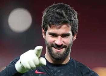 أليسون بيكر يكشف سر عودته السريعة من الإصابة