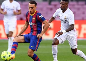 بيكيه يشيد بـ ديست رغم خسارة برشلونة أمام ريال مدريد