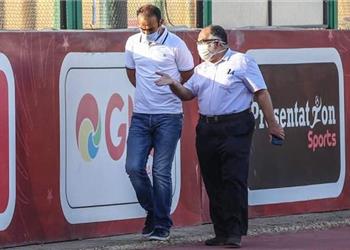 سيد عبد الحفيظ يجتمع بـ طبيب الأهلي للاطمئنان على المصابين